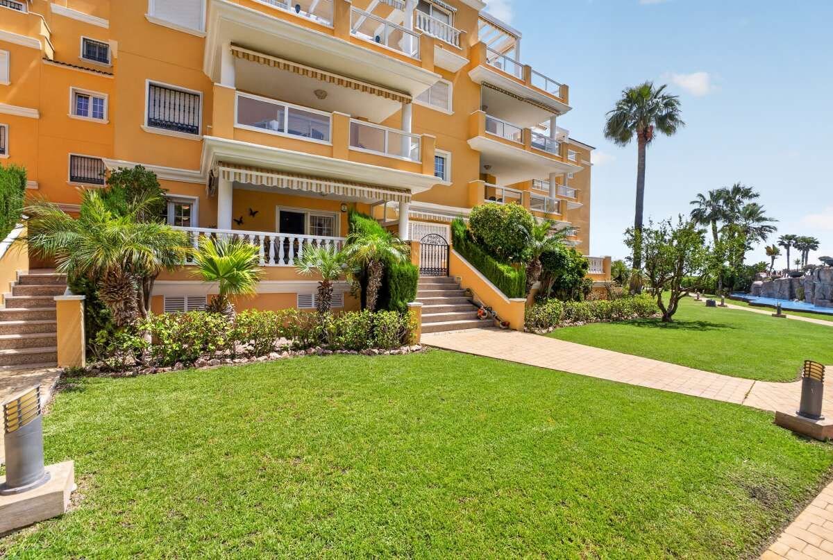 2-Bedroom Apartment in Cabo Roig, Orihuela Costa - Image 12