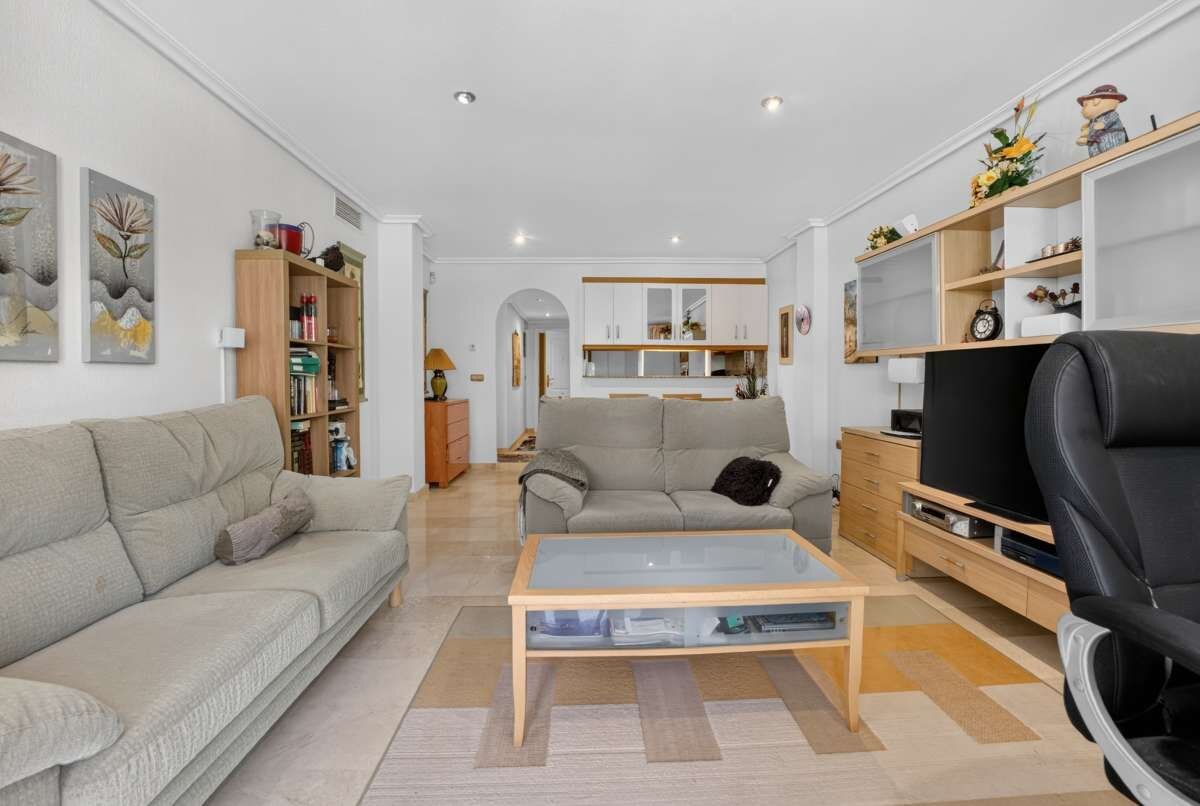 2-Bedroom Apartment in Cabo Roig, Orihuela Costa - Image 14