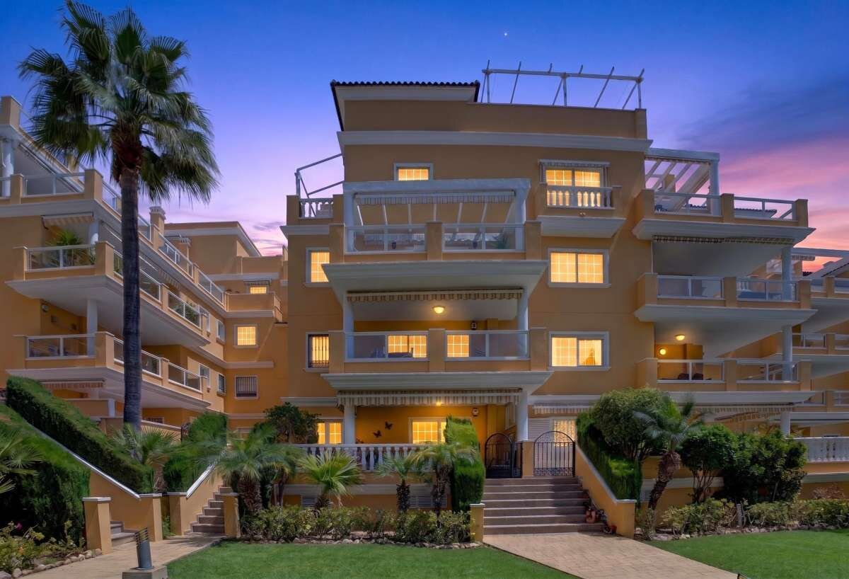 2-Bedroom Apartment in Cabo Roig, Orihuela Costa - Image 22