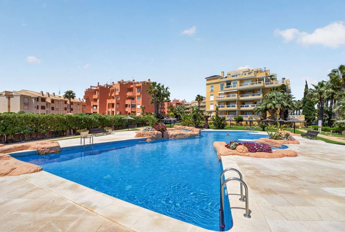 2-Bedroom Apartment in Cabo Roig, Orihuela Costa - Image 24