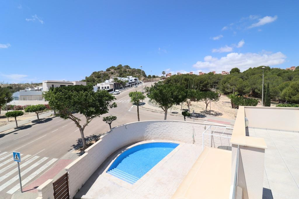 3-Bedroom Detached House in  San Miguel de Salinas | Sunn... - Image 21