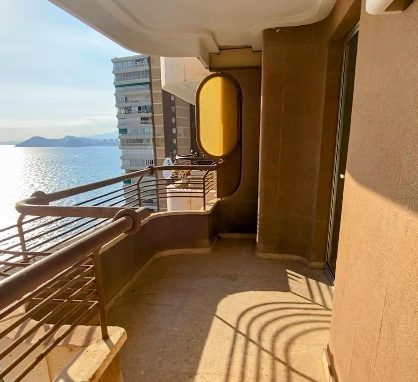 2-Bedroom Middle Floor Apartment in  Benidorm | Sunny Cas... - Image 7