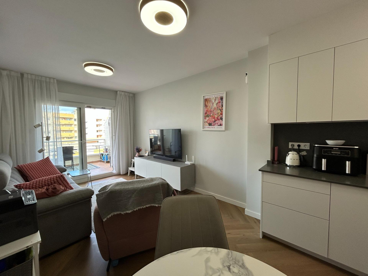 2-Bedroom Penthouse Apartment in Torrevieja | Sunny Casa... - Image 1