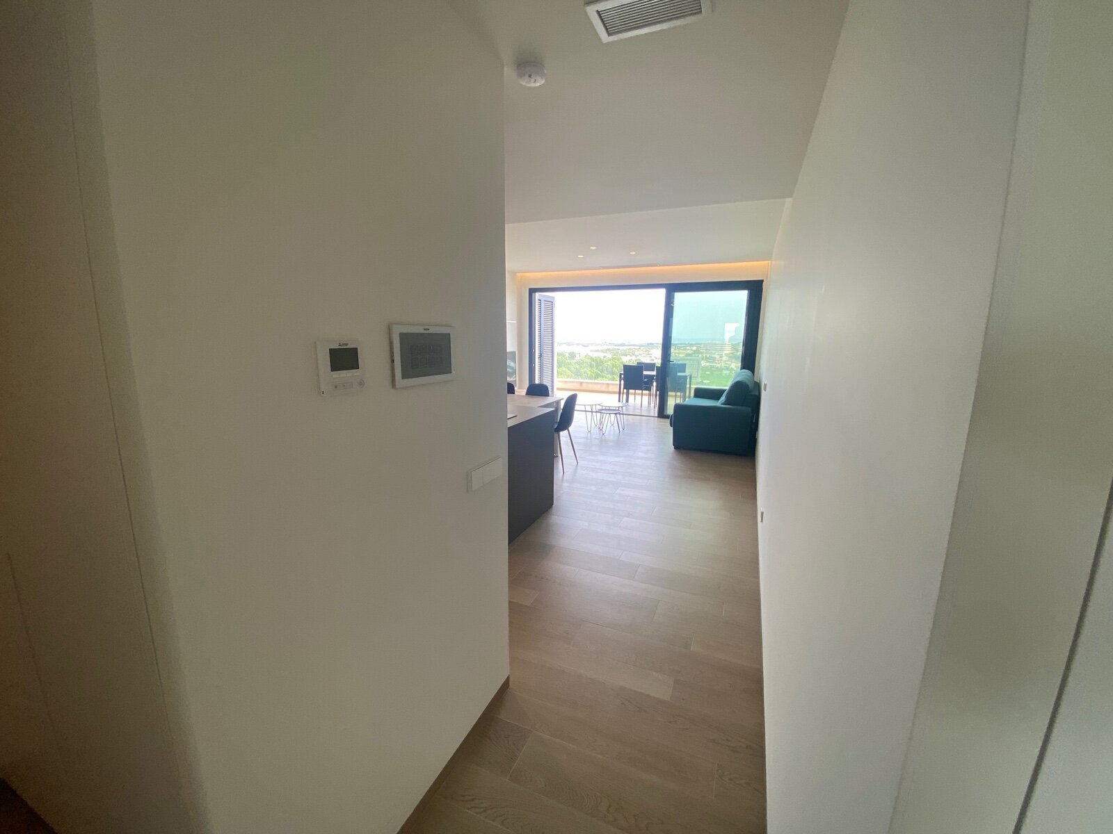 2-Bedroom Apartment in Las Colinas Golf, Orihuela - Image 10
