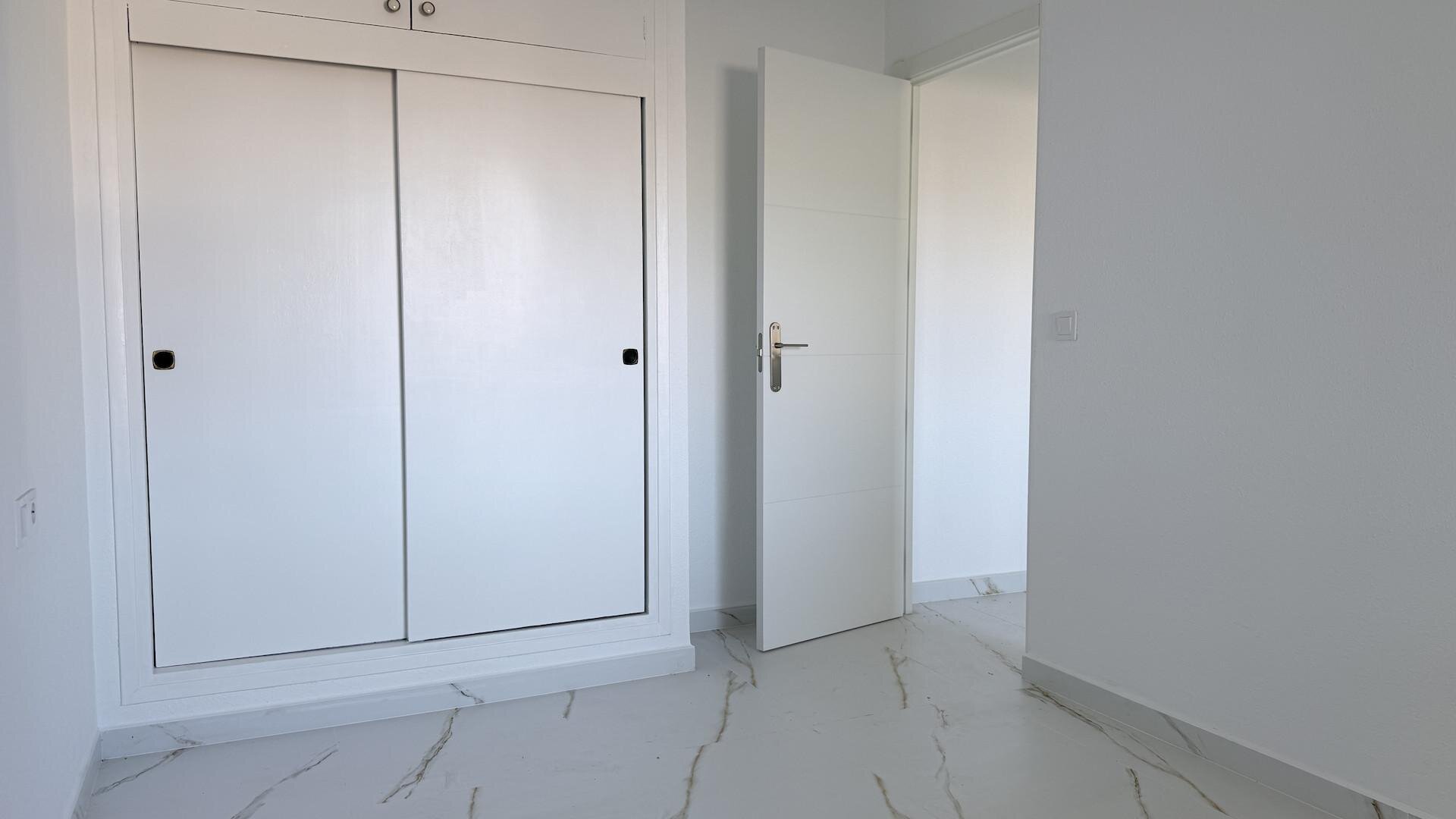 Appartement met 2 Slaapkamers in Villamartin, Orihuela Costa - Image 13