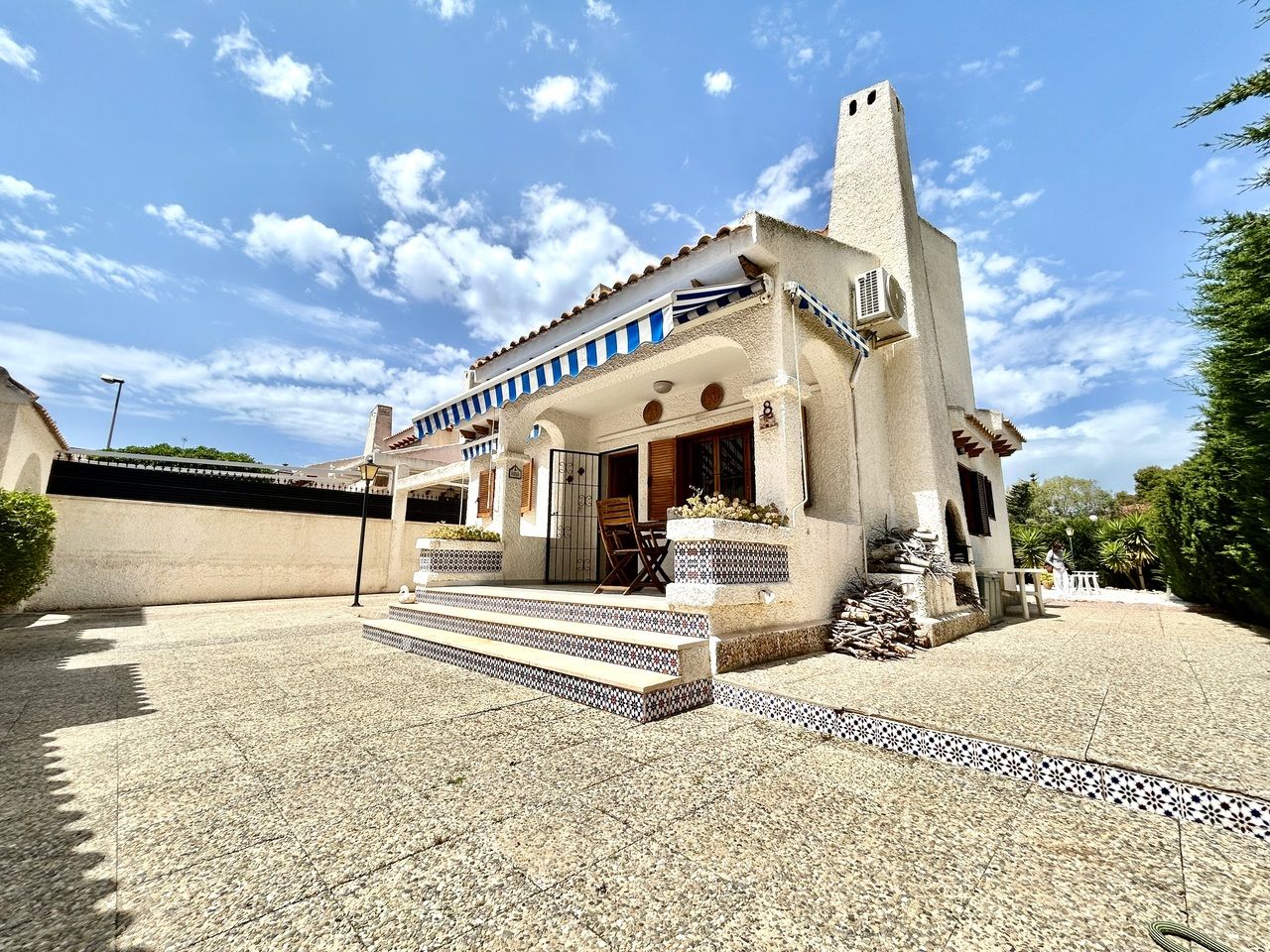 3-Bedroom Villa in La Zenia, Orihuela Costa - Image 1