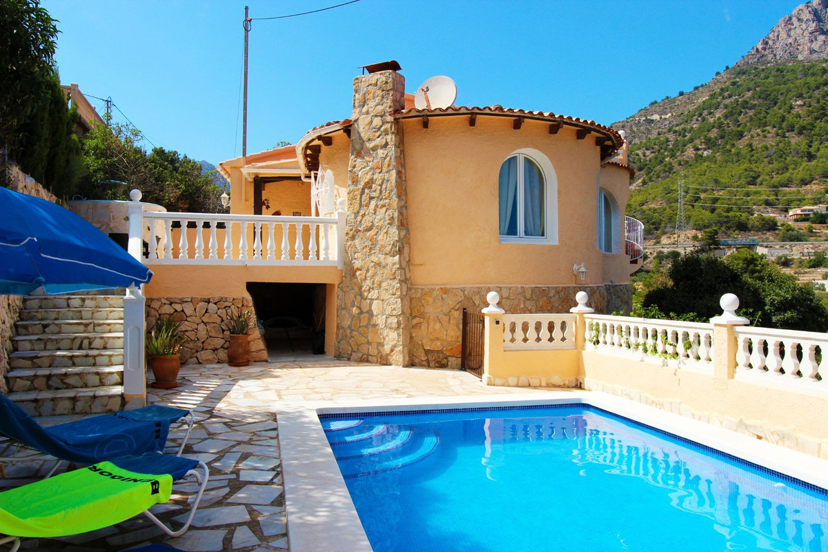 3-Bedroom Detached House in  Calpe | Sunny Casas - Costa ... - Image 2