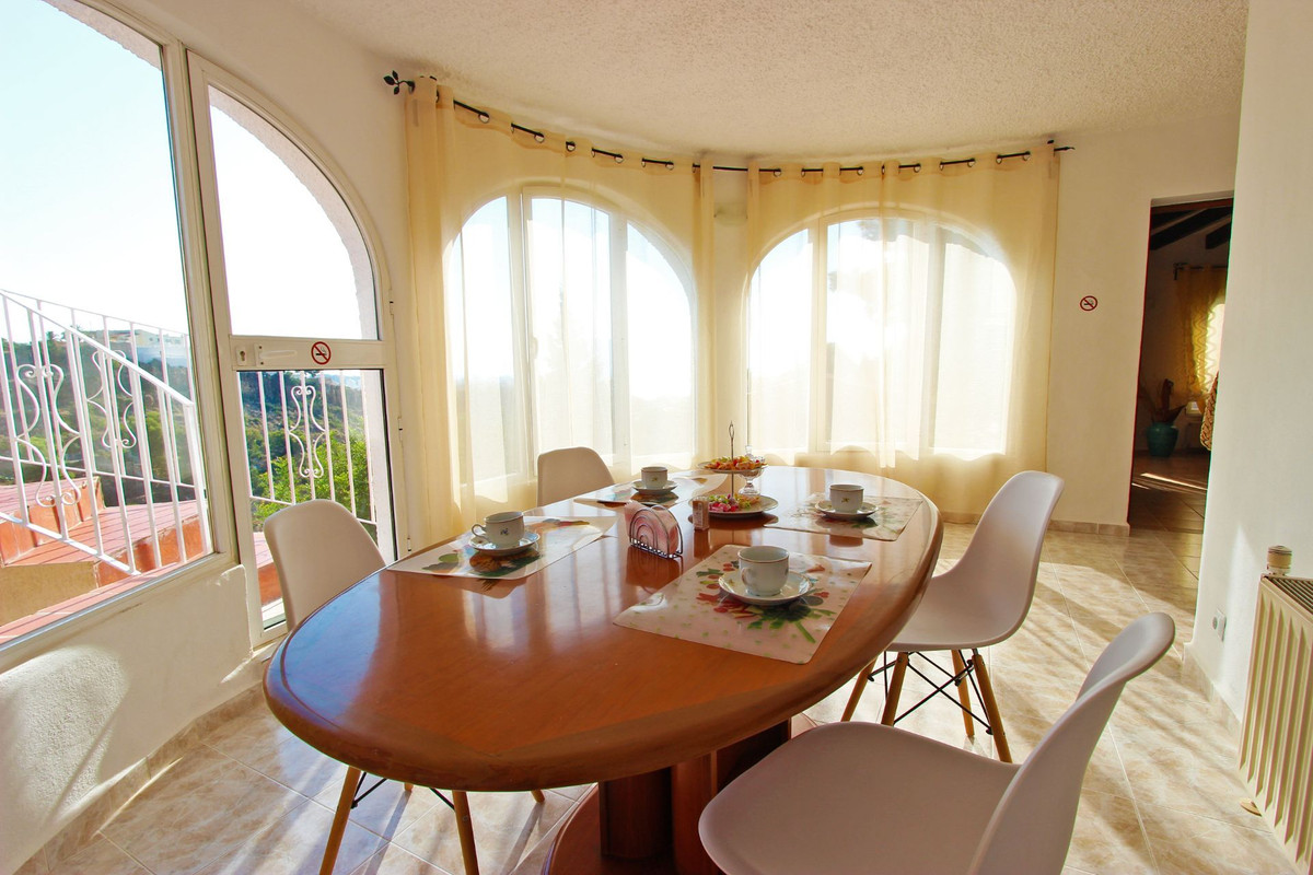 3-Bedroom Detached House in  Calpe | Sunny Casas - Costa ... - Image 23