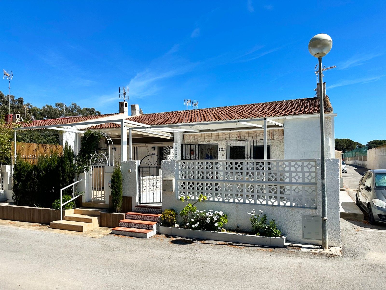 2-Bedroom House in Urbanizaciones, Guardamar del Segura - Image 1