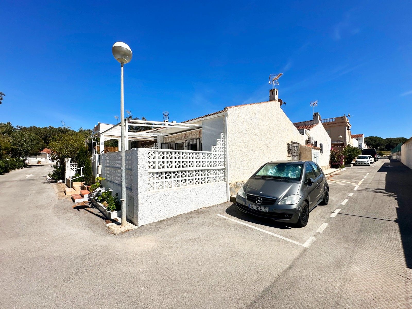 2-Bedroom House in Urbanizaciones, Guardamar del Segura - Image 4