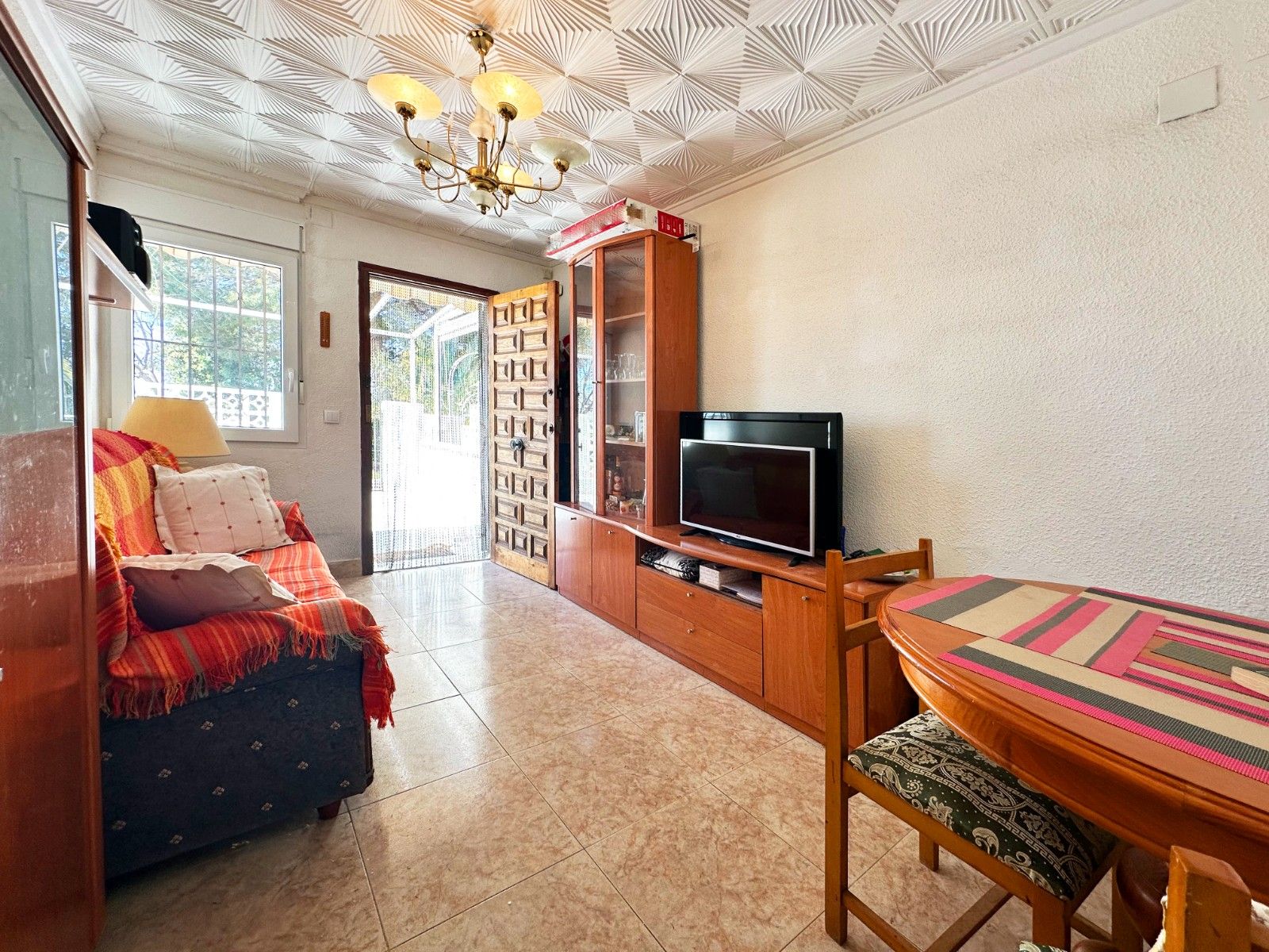 2-Bedroom House in Urbanizaciones, Guardamar del Segura - Image 9