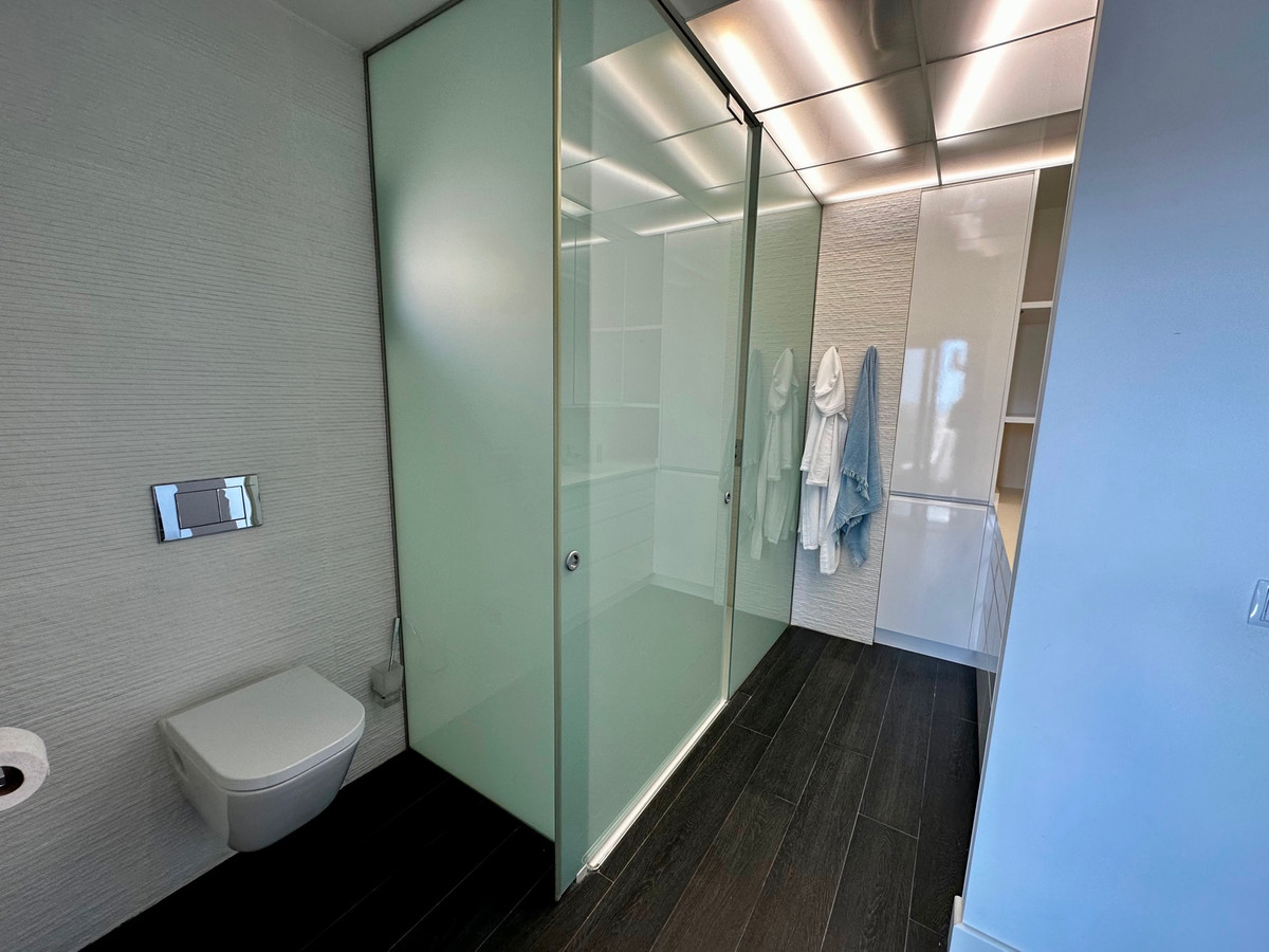 2-Bedroom Penthouse Apartment in Guardamar del Segura | ... - Image 19