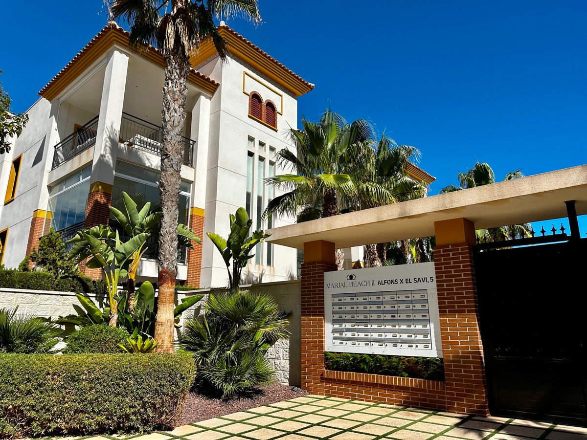 2-Bedroom Penthouse Apartment in Guardamar del Segura | ... - Image 4