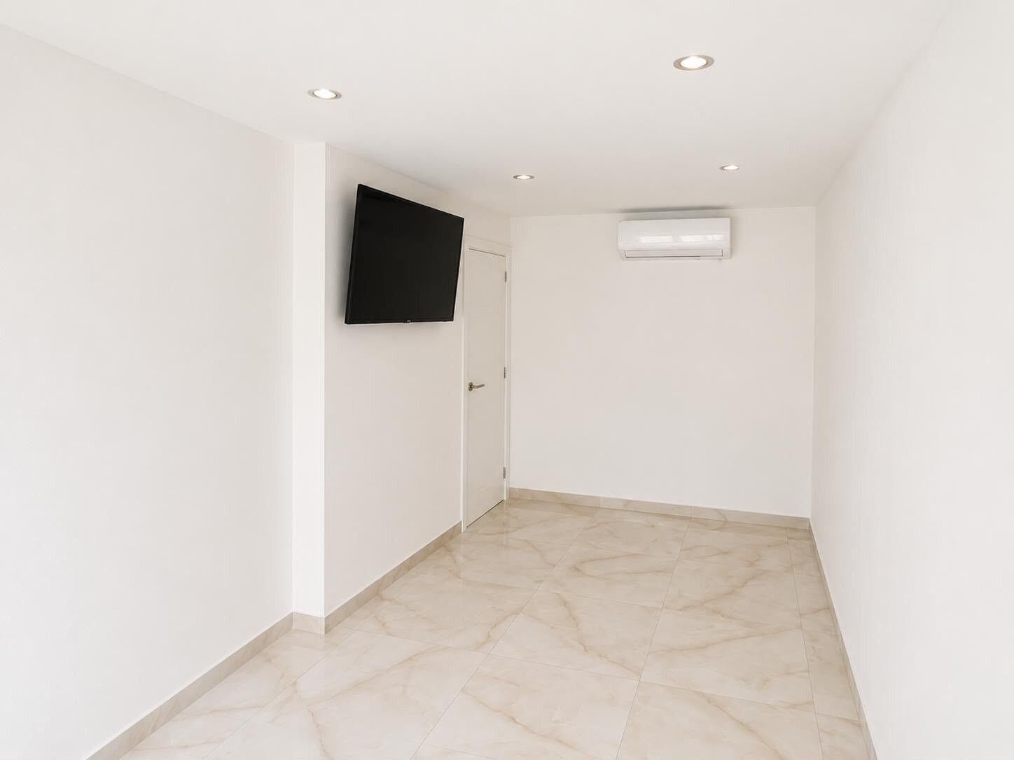 3-Bedroom House in La Siesta, Torrevieja - Image 13