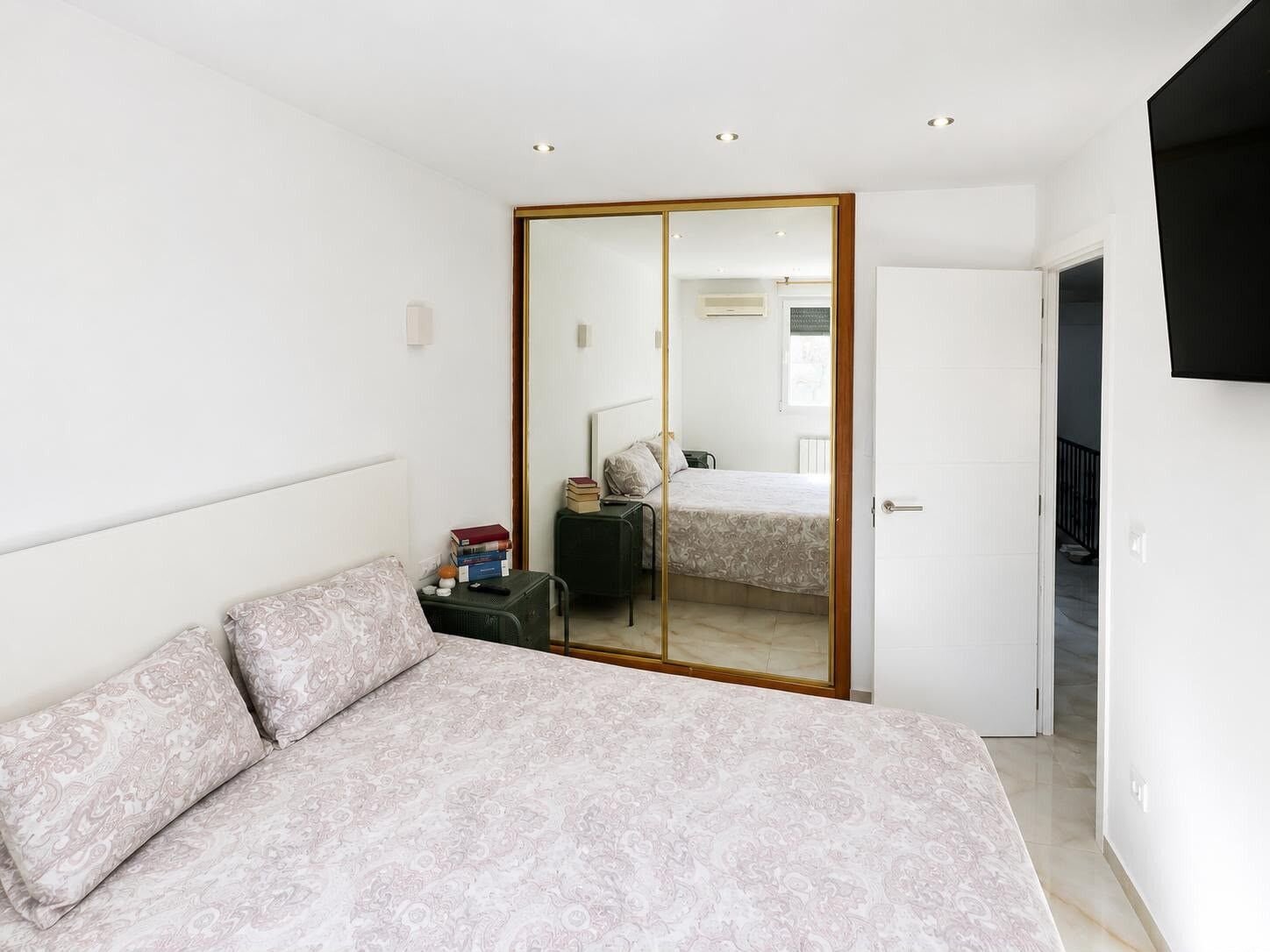 3-Bedroom House in La Siesta, Torrevieja - Image 6