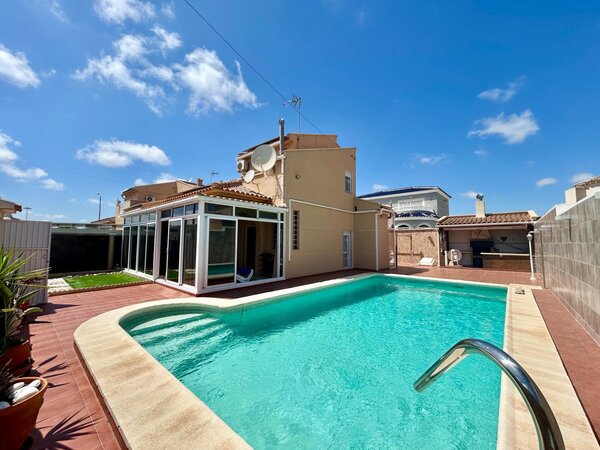 3-Zimmer Villa in San Luis, Torrevieja
