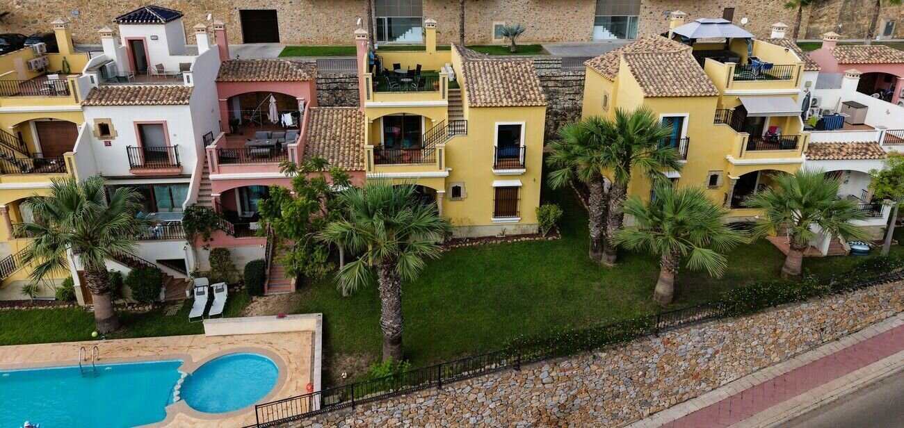 2-Bedroom Apartment in Lomas de Cabo Roig, Orihuela Costa - Image 4
