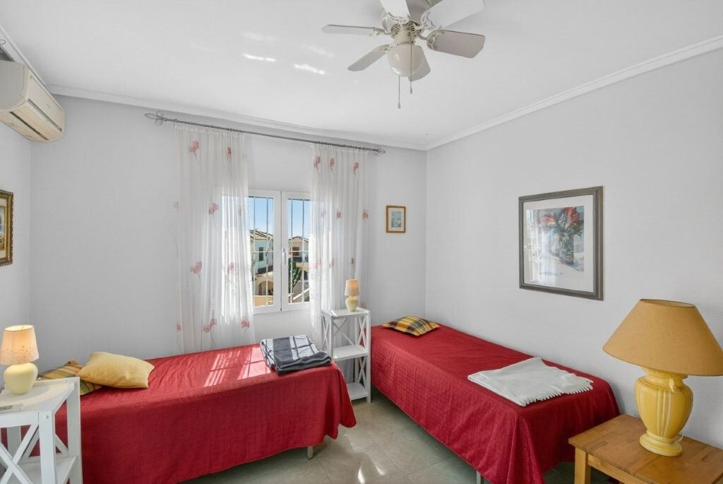 3-Bedroom Apartment in La Zenia, Orihuela Costa - Image 13