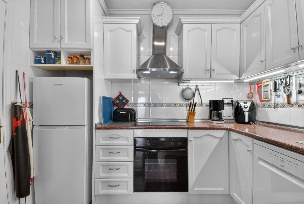 3-Bedroom Apartment in La Zenia, Orihuela Costa - Image 6