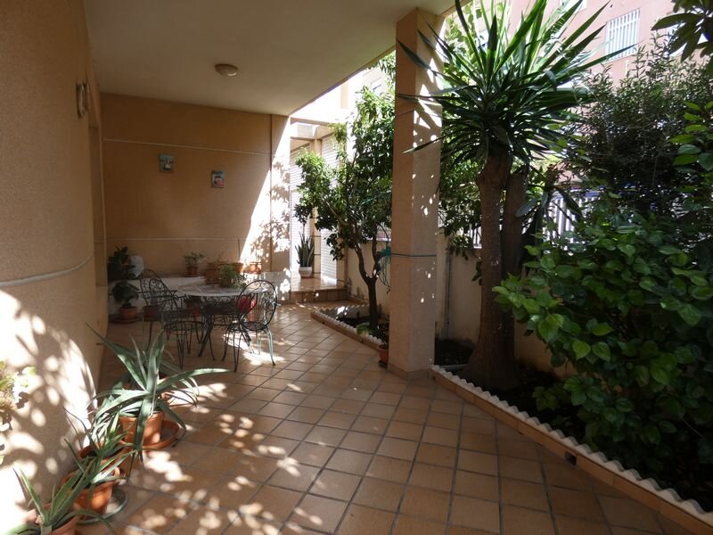 4-Bedroom Villa in Centro Urbano 2, Almoradi - Image 2