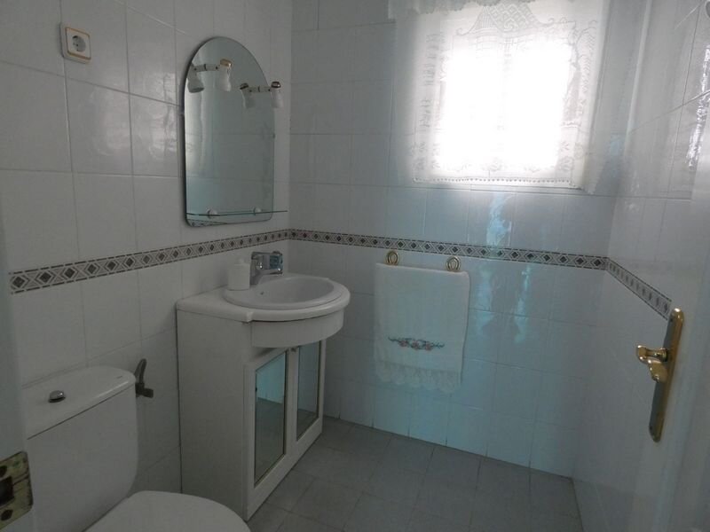 4-Bedroom Villa in Centro Urbano 2, Almoradi - Image 28