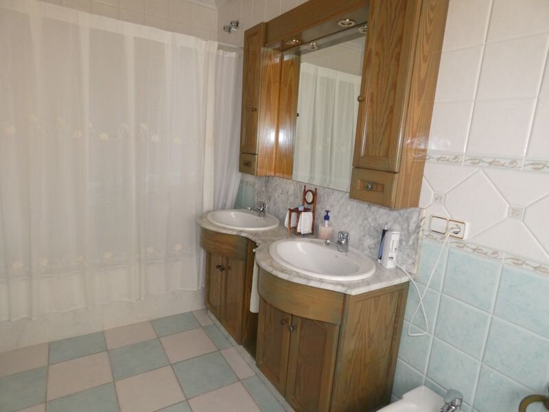 4-Bedroom Villa in Centro Urbano 2, Almoradi - Image 31