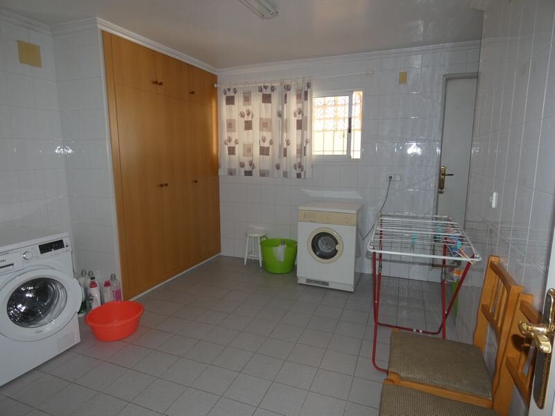 4-Bedroom Villa in Centro Urbano 2, Almoradi - Image 36