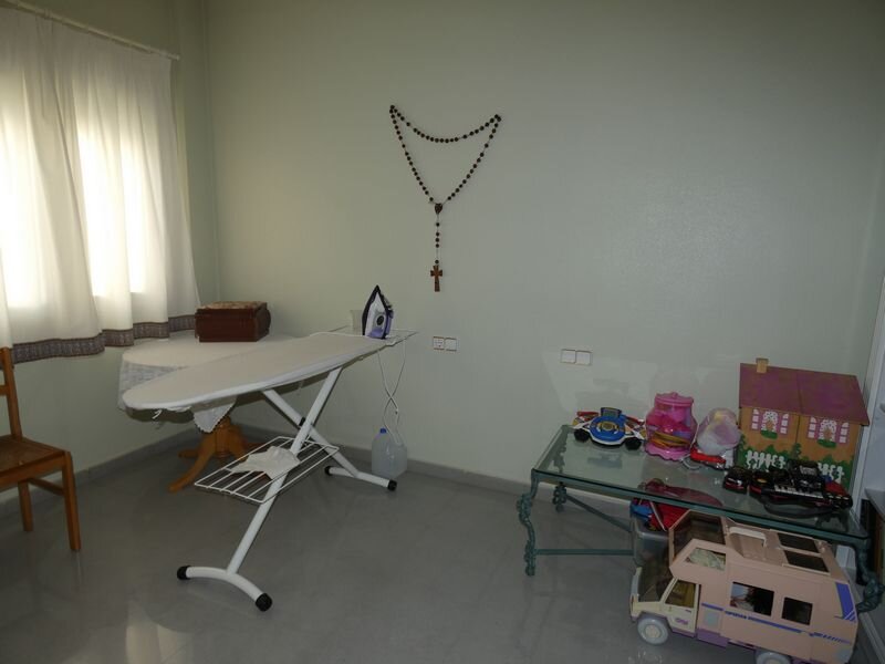 4-Bedroom Villa in Centro Urbano 2, Almoradi - Image 40