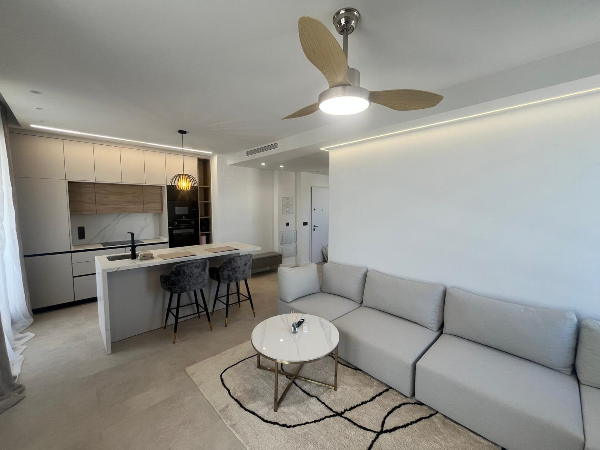 2-Bedroom Apartment in Dolores de Pacheco-Santa Rosalía, Los Alcázares - Image 5