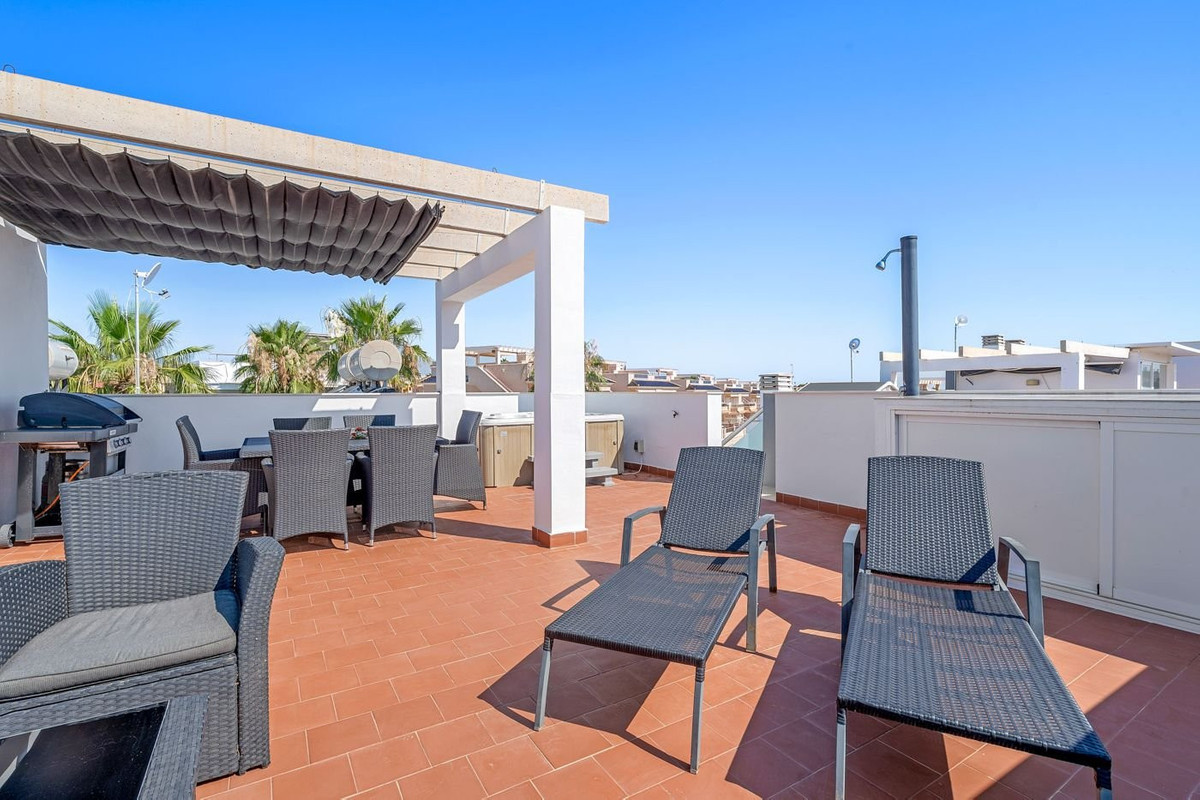 Penthouse met 2 Slaapkamers in Punta Prima, Orihuela Cost... - Image 22