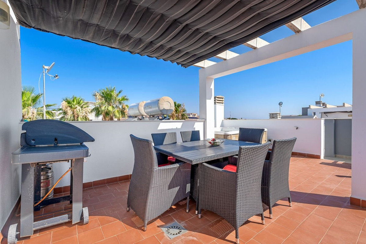 Penthouse met 2 Slaapkamers in Punta Prima, Orihuela Cost... - Image 24