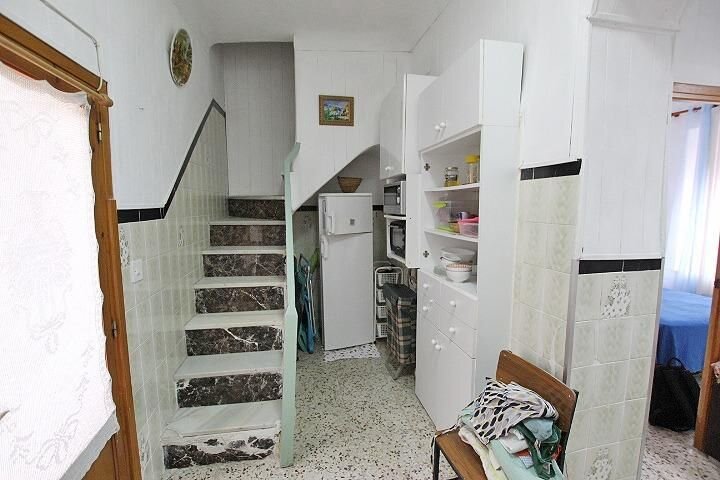 3-Bedroom House in Centro, Guardamar del Segura - Image 11