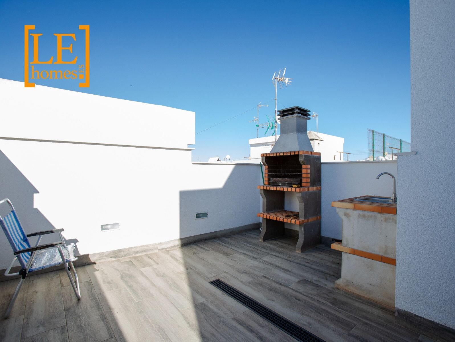 2-Bedroom Apartment in Estacion de Autobuses, Torrevieja - Image 22