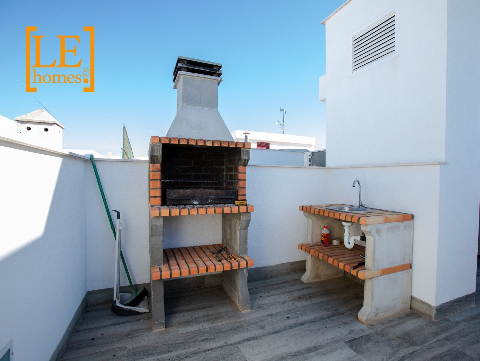 2-Bedroom Apartment in Estacion de Autobuses, Torrevieja - Image 23