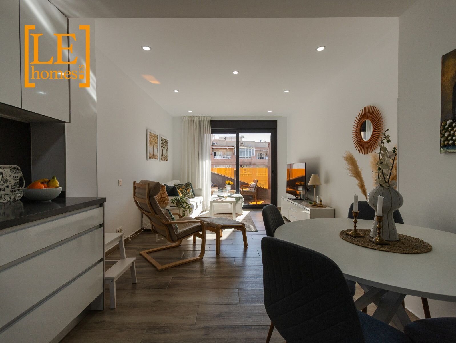 2-Bedroom Apartment in Estacion de Autobuses, Torrevieja - Image 7