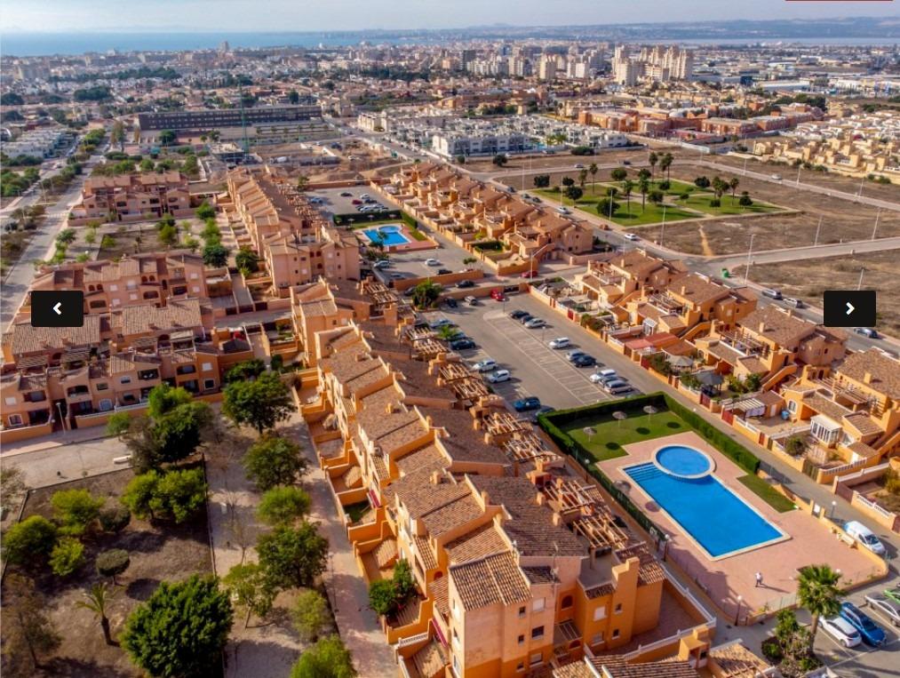 3-Bedroom Penthouse in  Torrevieja - Image 24