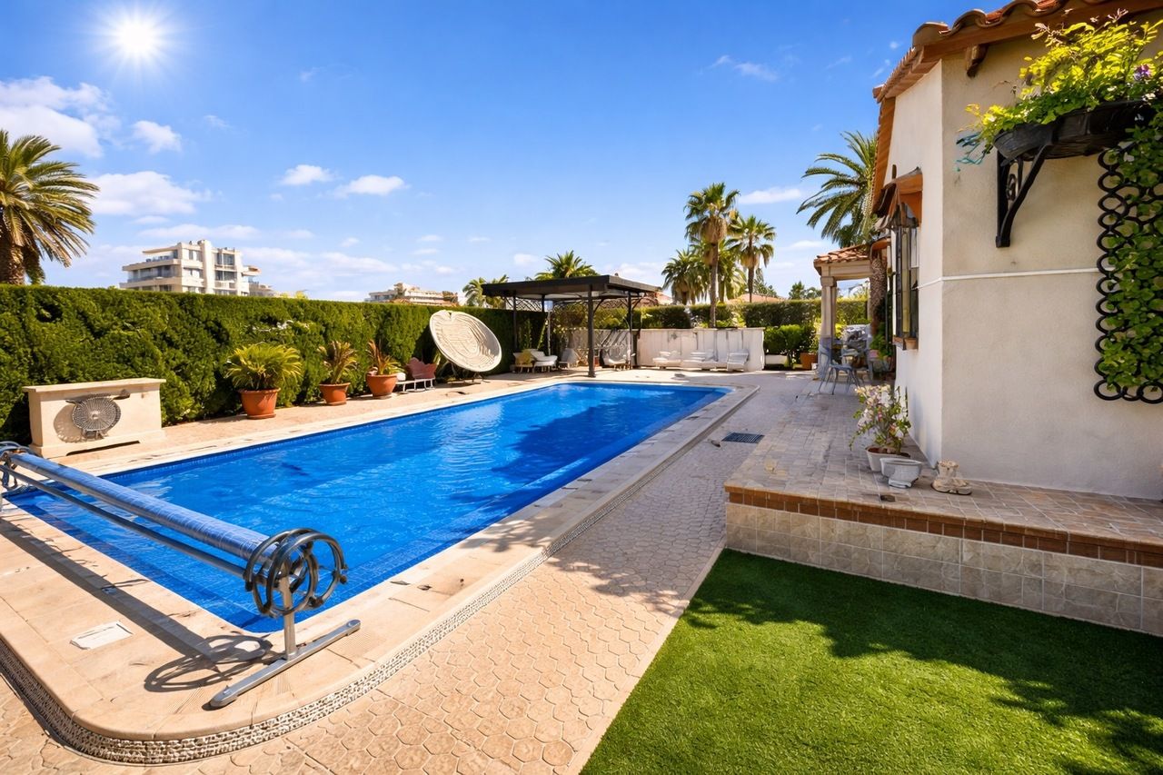 3-Bedroom Villa in Cabo Roig, Cabo Roig - Image 1