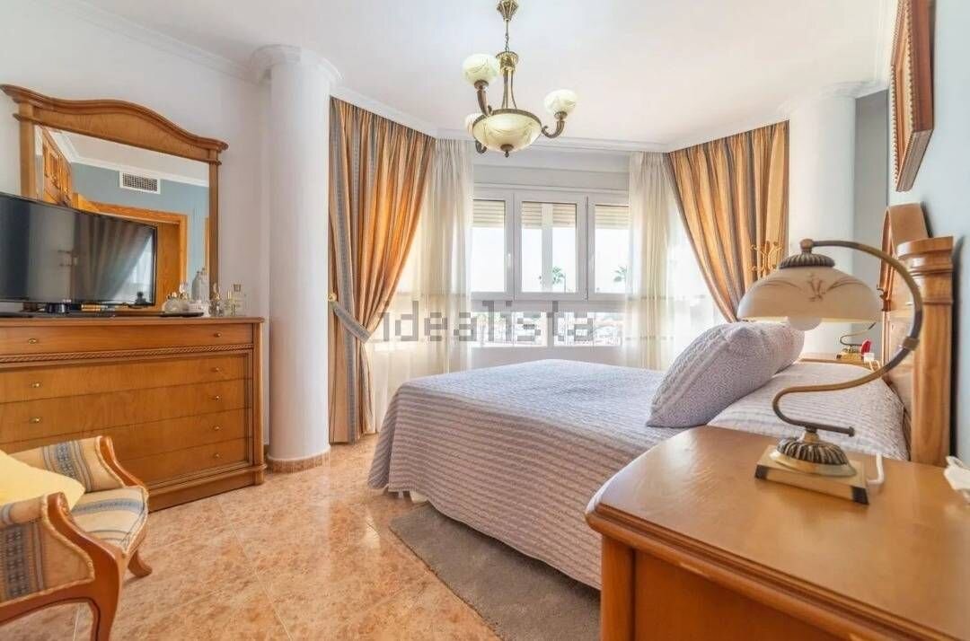 3-Bedroom Apartment in La Puntica, Lo Pagan - Image 7