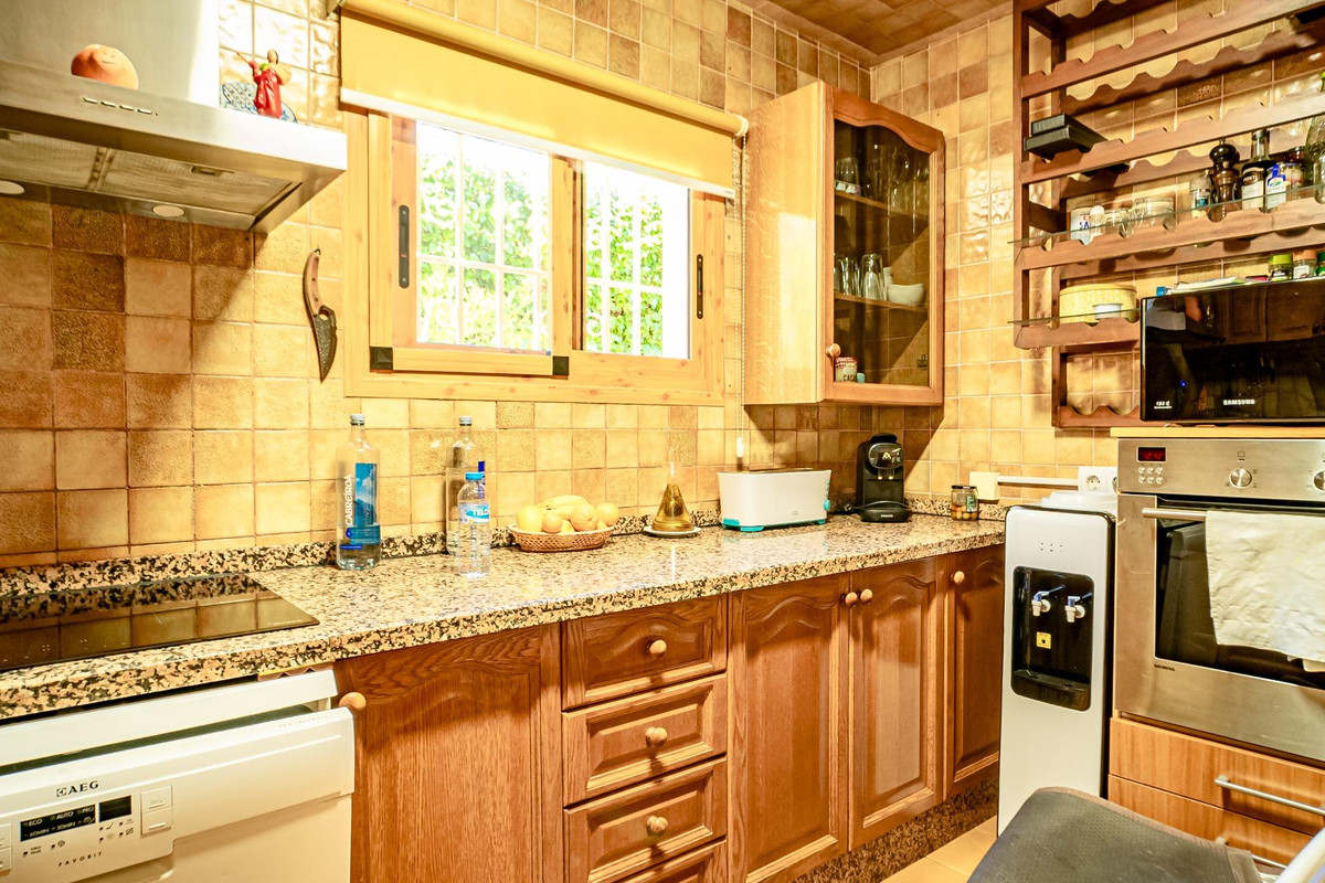 5-Bedroom Detached House in  Benidorm | Sunny Casas - Cos... - Image 12