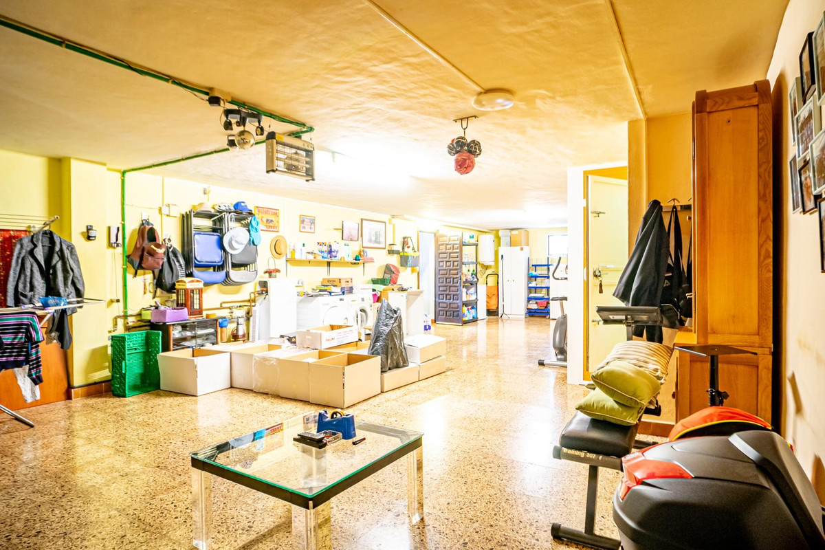 5-Bedroom Detached House in  Benidorm | Sunny Casas - Cos... - Image 18