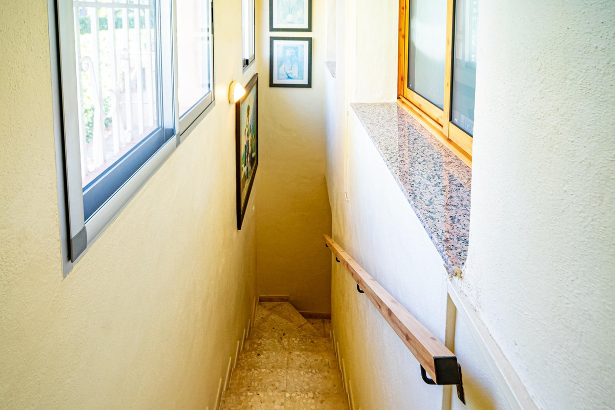 5-Bedroom Detached House in  Benidorm | Sunny Casas - Cos... - Image 19