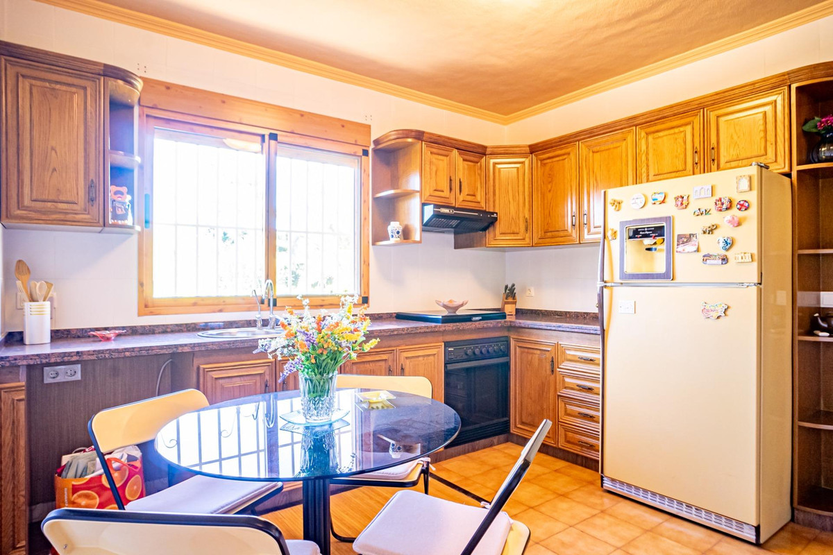 5-Bedroom Detached House in  Benidorm | Sunny Casas - Cos... - Image 22