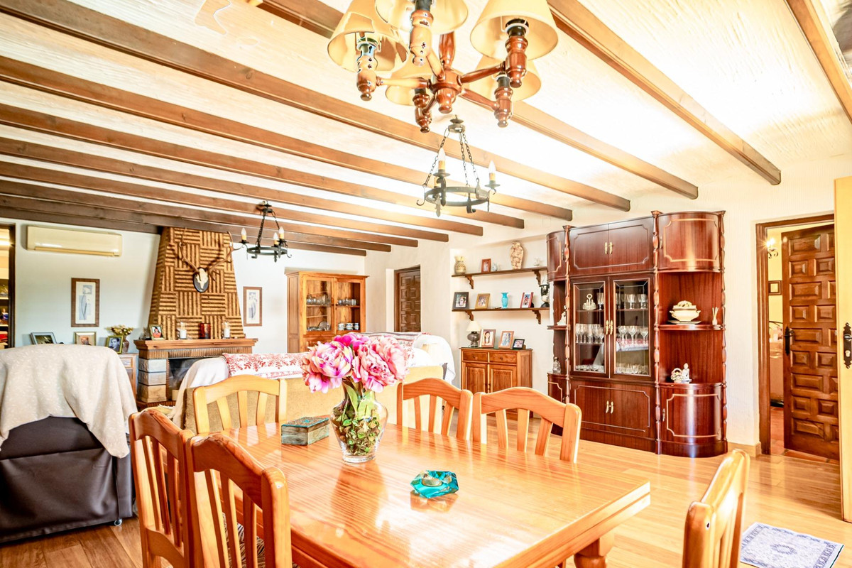 5-Bedroom Detached House in  Benidorm | Sunny Casas - Cos... - Image 4