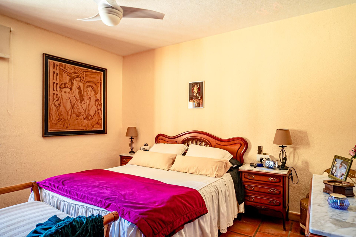 5-Bedroom Detached House in  Benidorm | Sunny Casas - Cos... - Image 8