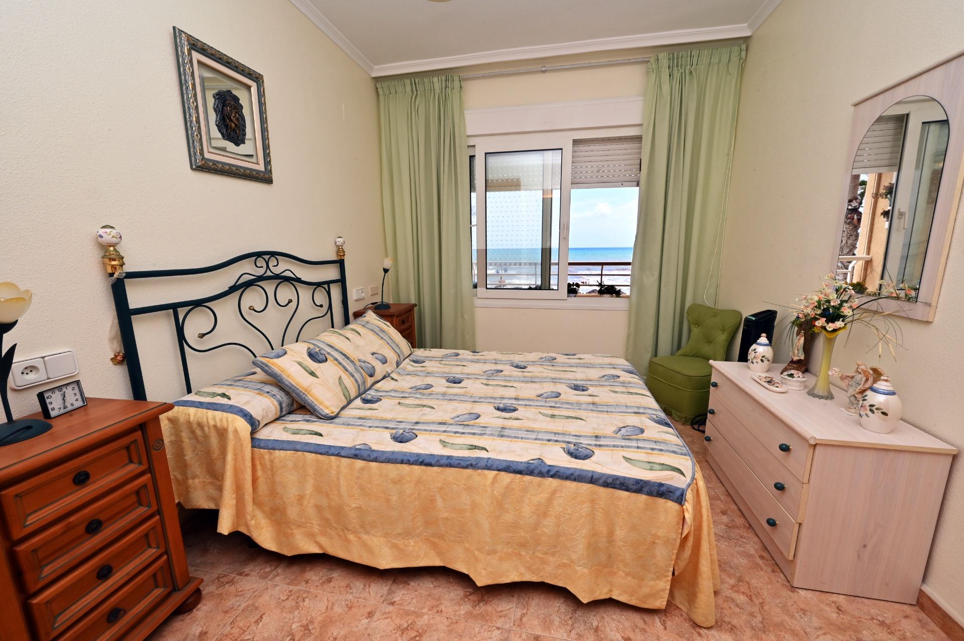 3-Bedroom Apartment in Torrevieja - Image 17