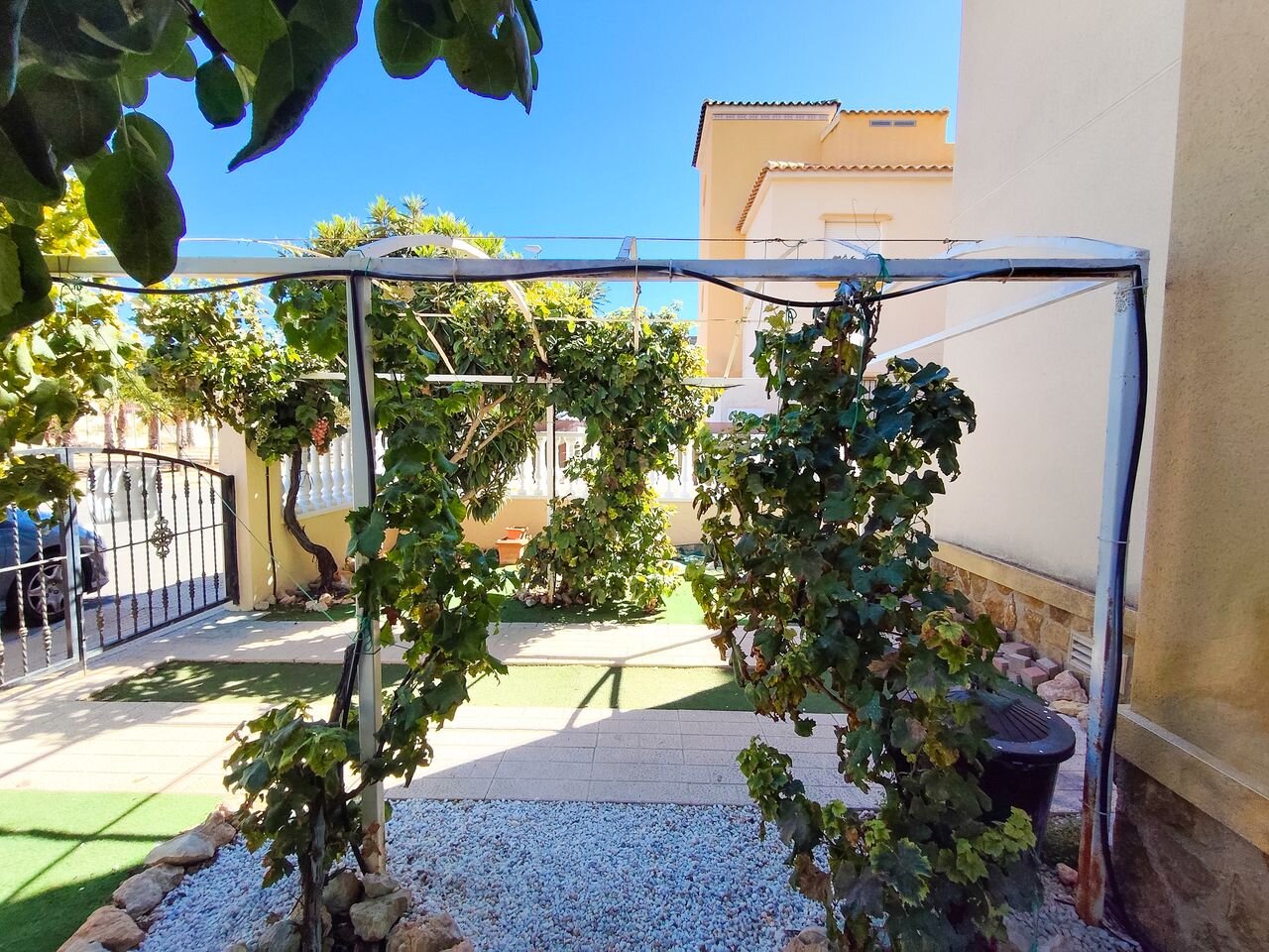 Apartamento de 2 Dormitorios en Lomas de Cabo Roig, Orihuela Costa - Image 28