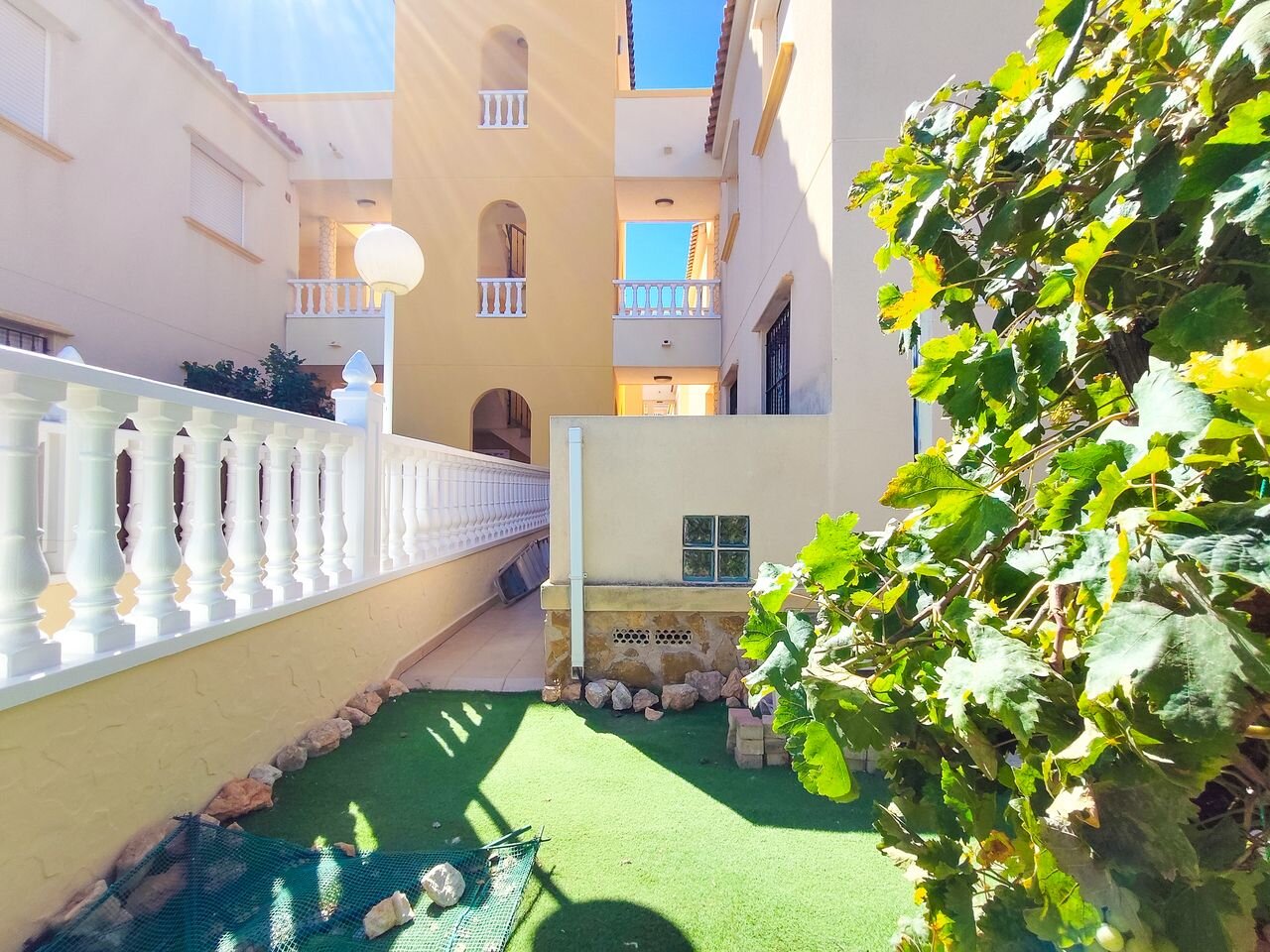 Apartamento de 2 Dormitorios en Lomas de Cabo Roig, Orihuela Costa - Image 29