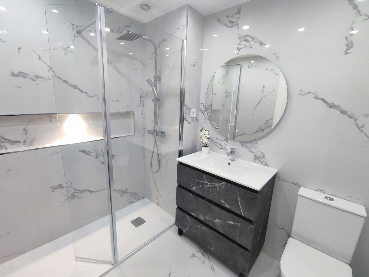 2-Bedroom Apartment in Sucina, Sucina - Image 4