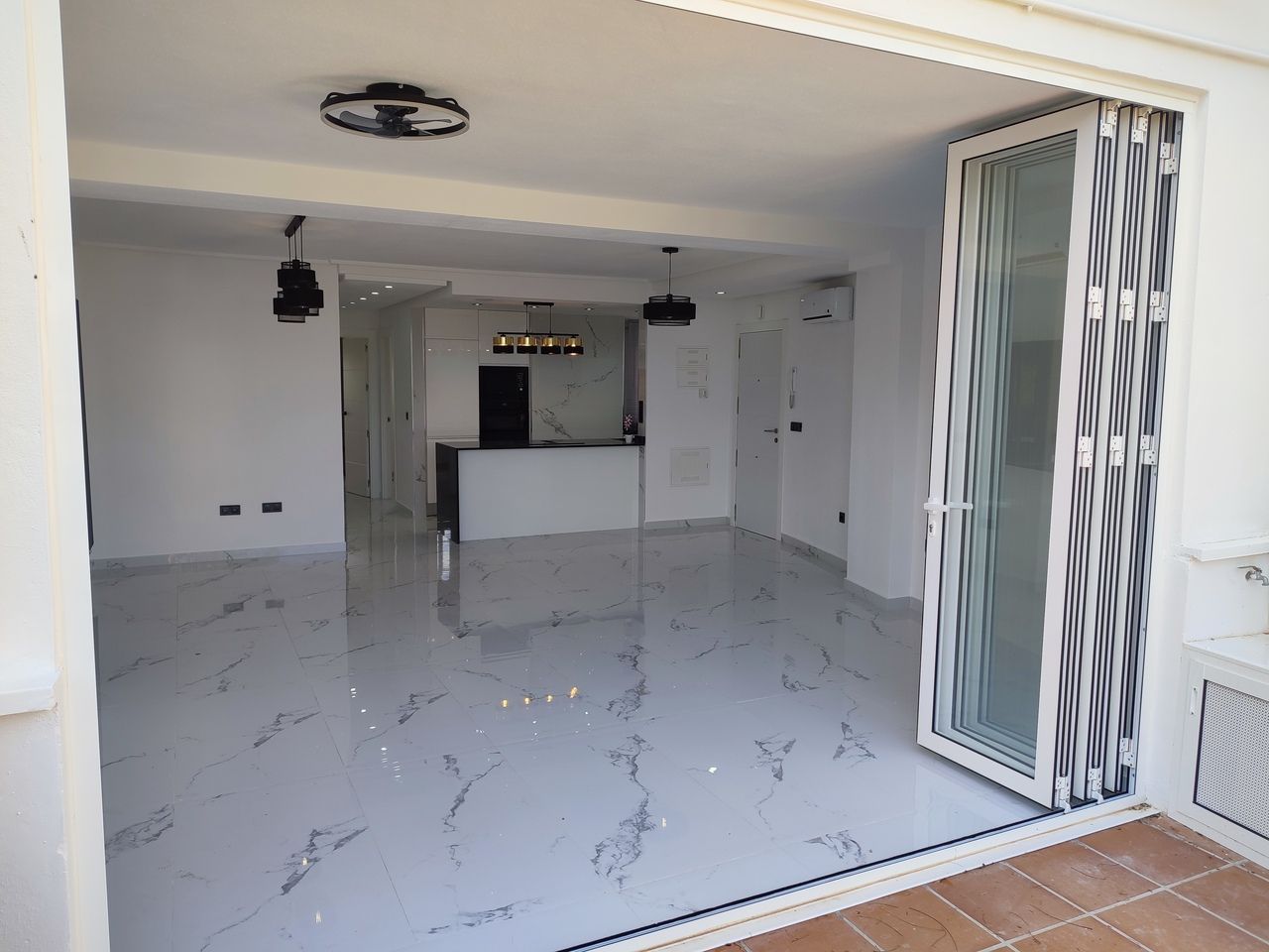 2-Bedroom Apartment in Sucina, Sucina - Image 6