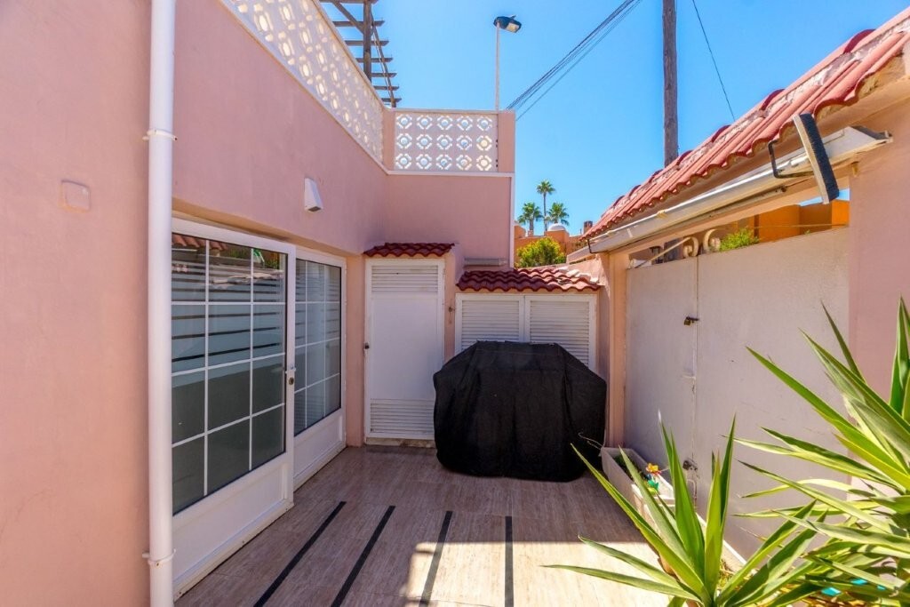 5-Bedroom House in Torrevieja - Image 6
